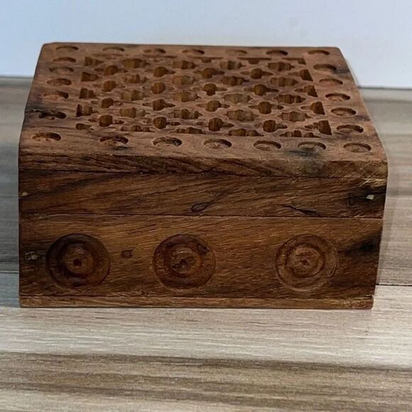 Handmade Small Lattice Cutwork Wood Box - Matr Boomie Bungalow - Picture 3 of 11